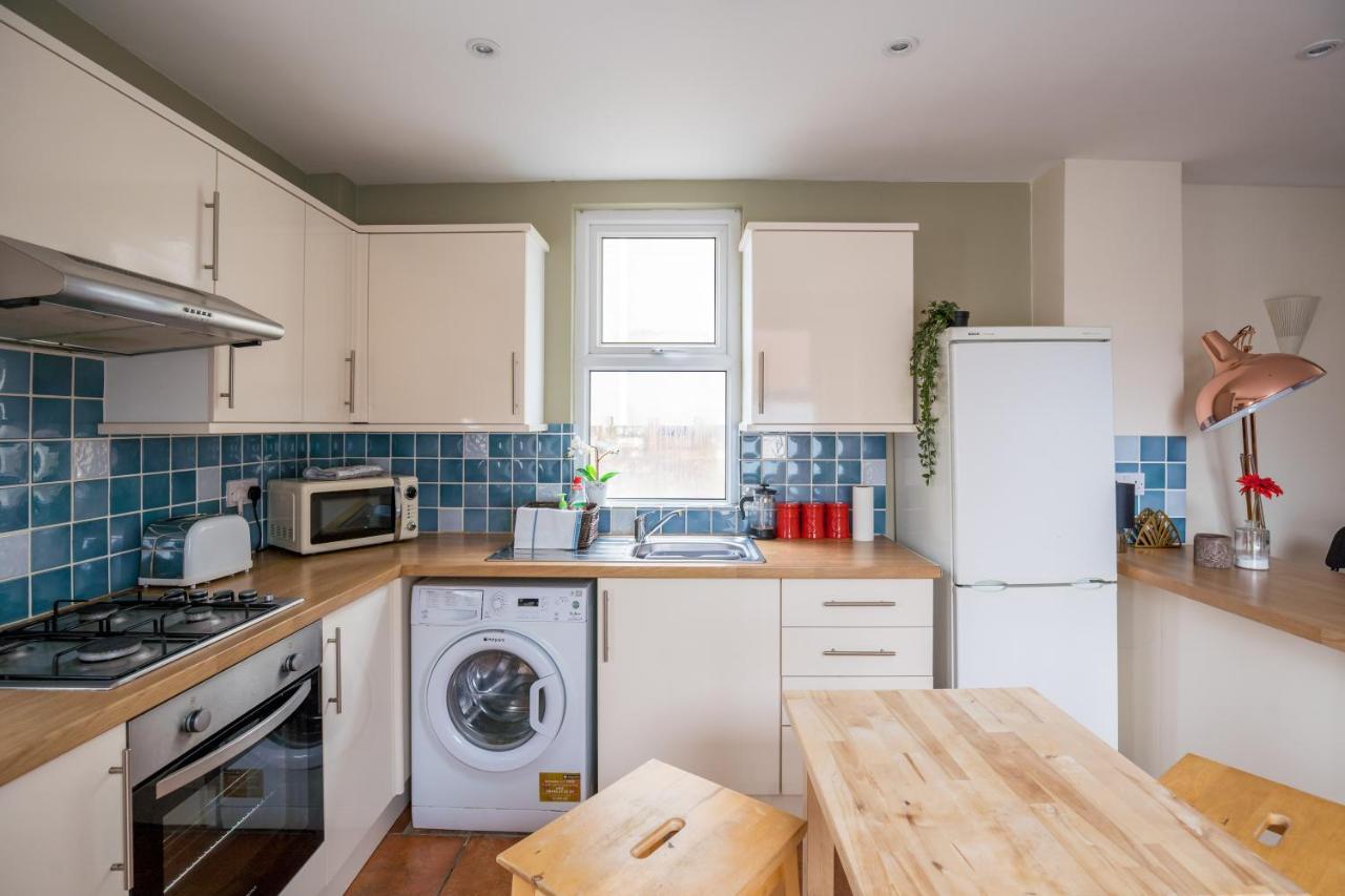 The Ella Fitzgerald - Modern 2 Bedroom Apartment, Super Close To City Centre Кардифф Экстерьер фото