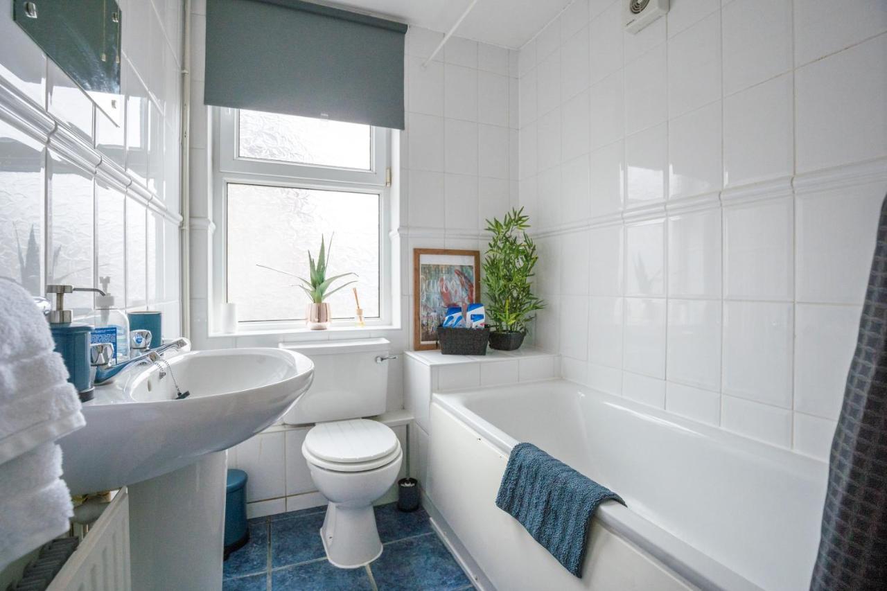 The Ella Fitzgerald - Modern 2 Bedroom Apartment, Super Close To City Centre Кардифф Экстерьер фото